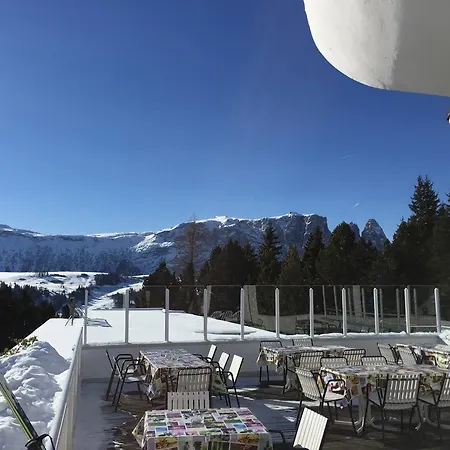 Camera Alpe Di Siusi Aparthotel